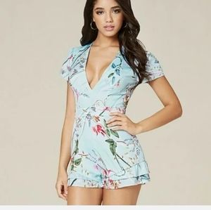 New Bebe Ruffle Short Romper- Daylight Meadow Short Sleeve V Neck 8..Ret. $118